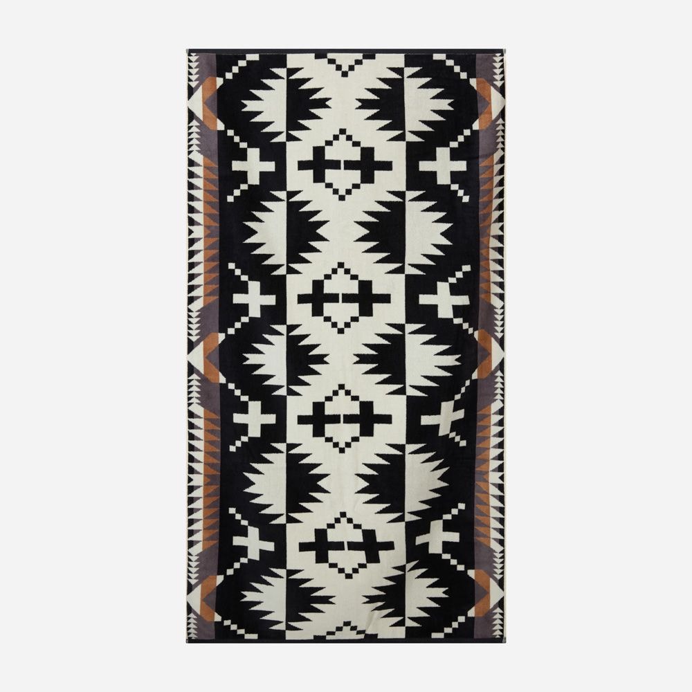 Jacquard Bath Towels - Spider Rock Black / White
