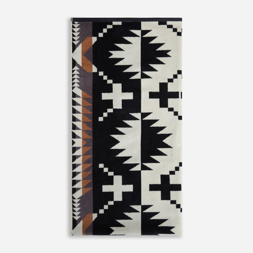 Jacquard Bath Towels - Spider Rock Black / White
