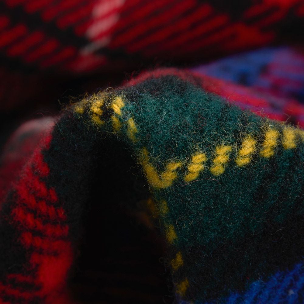 Crest Tartan Scarf - Red