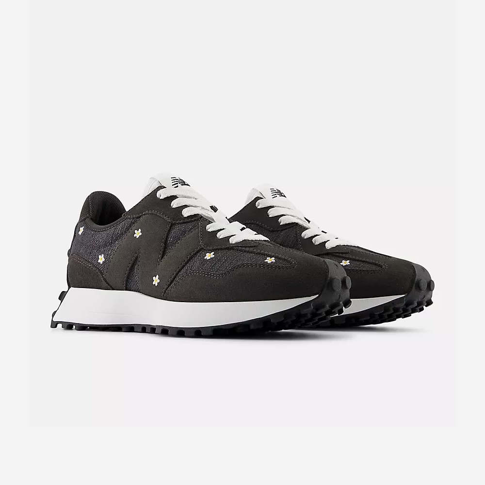 W327 - Black Cement