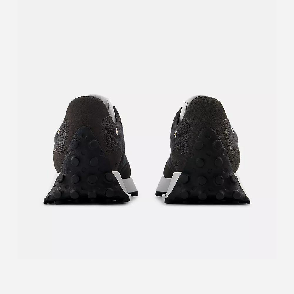 W327 - Black Cement