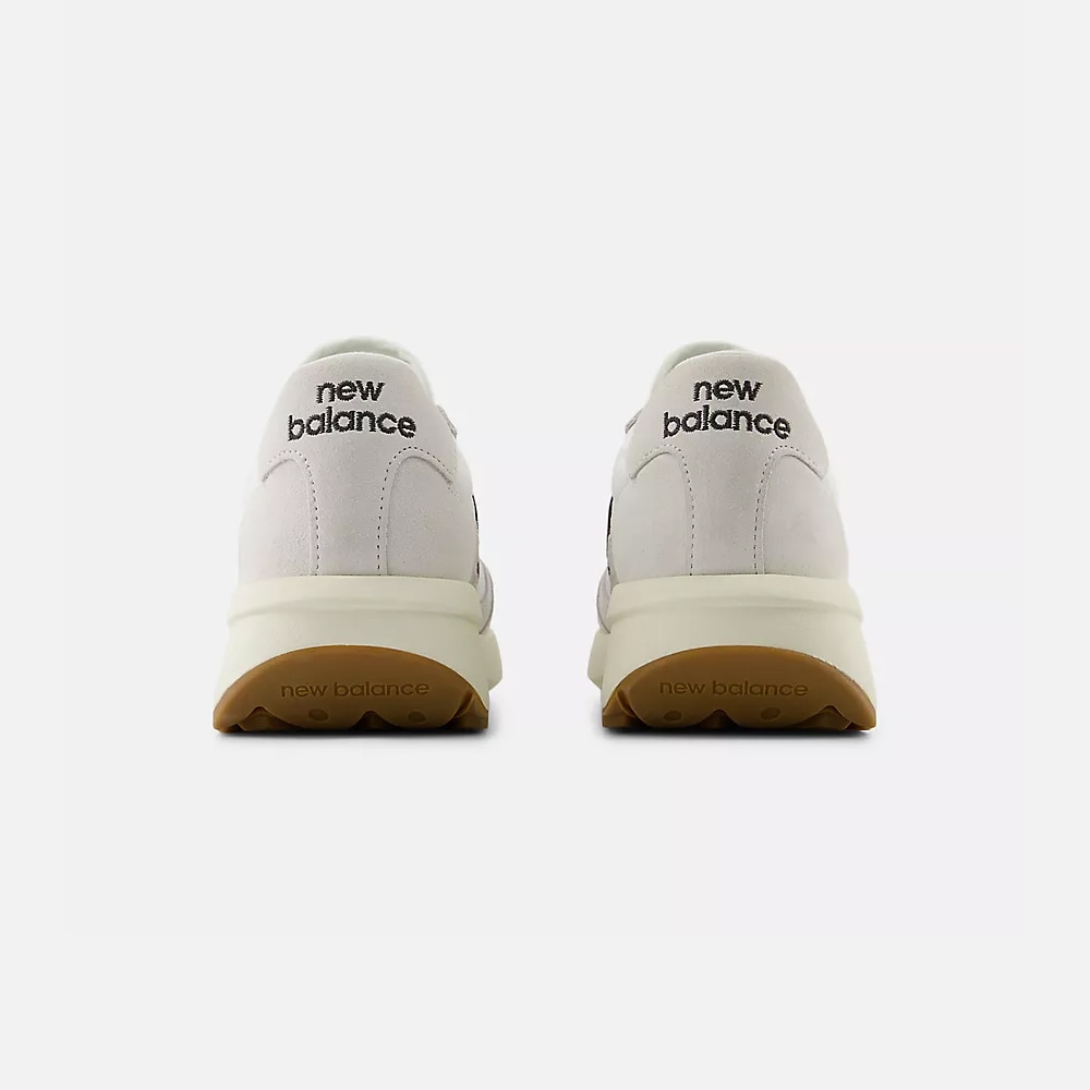 U370 - Sea Salt & Black Cement
