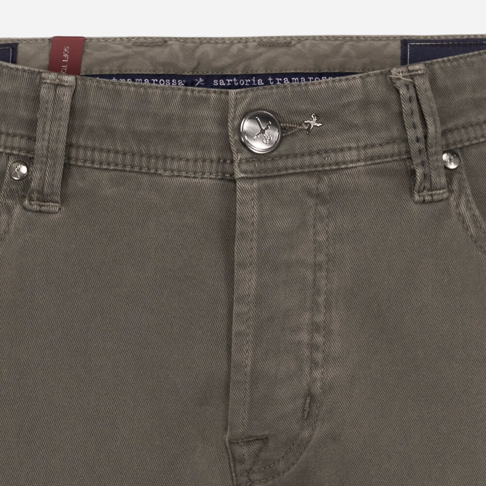 Leonardo Bull B039 0299 Military
