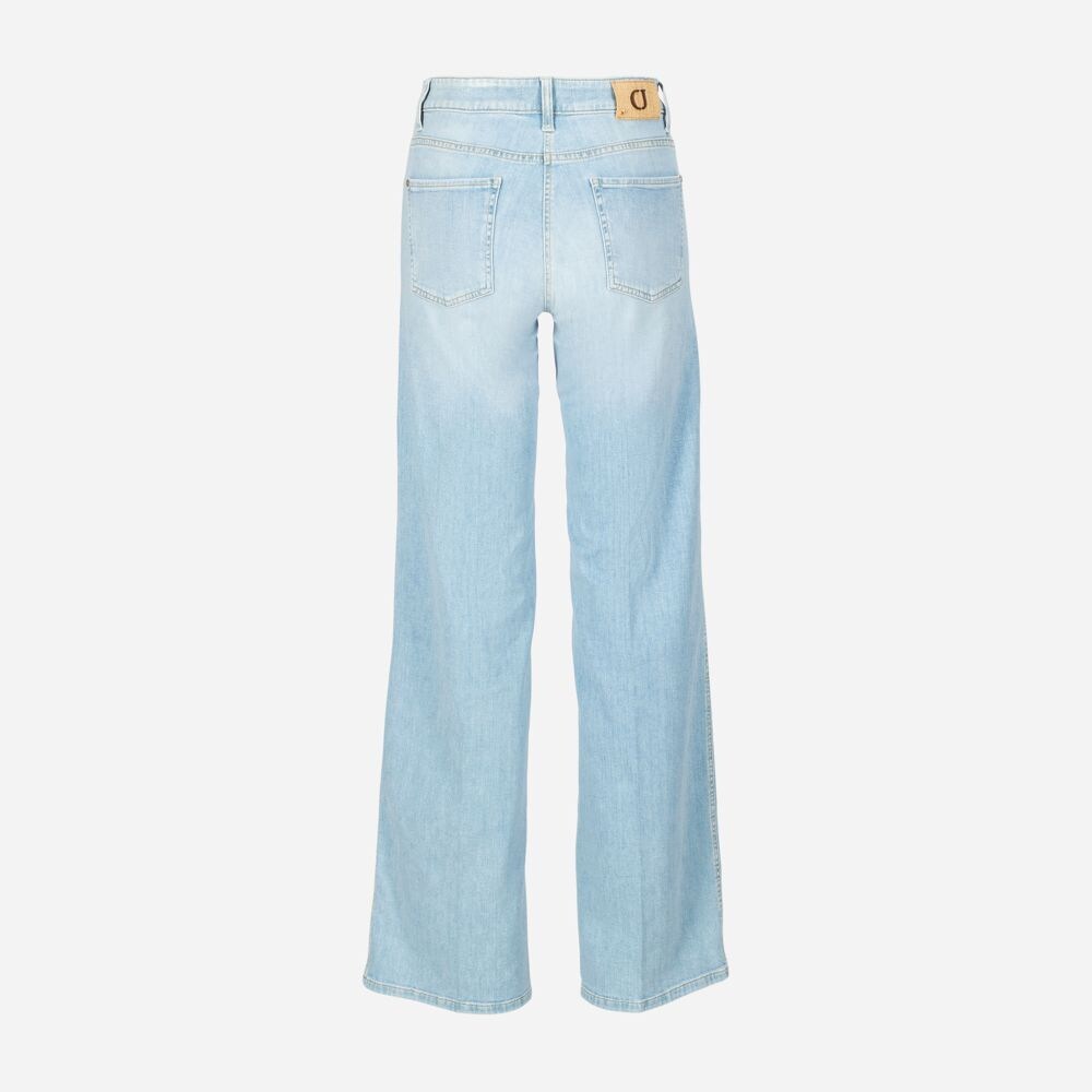Aimee - Light Summer Wash
