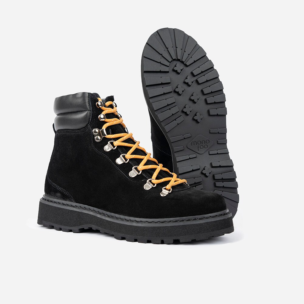 Hiking Black