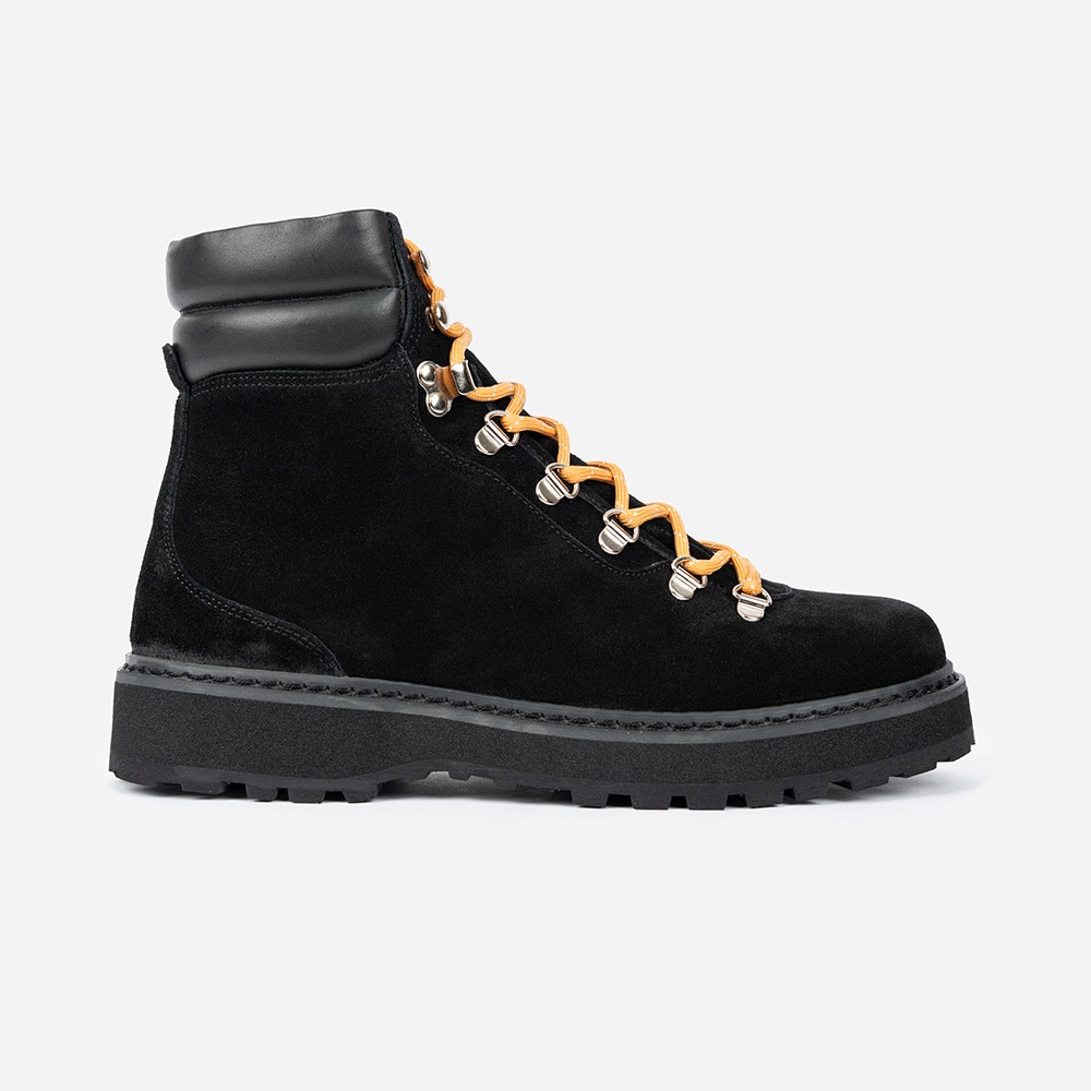 Hiking Black