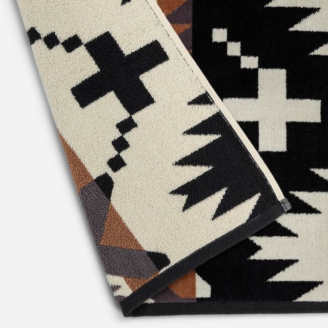 Spider rock hand towel new arrivals