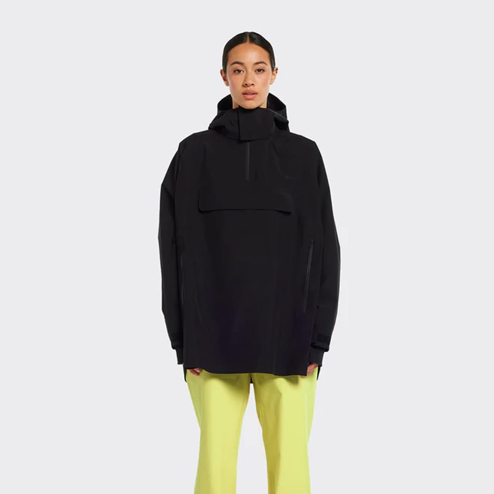 Voss Poncho - Black
