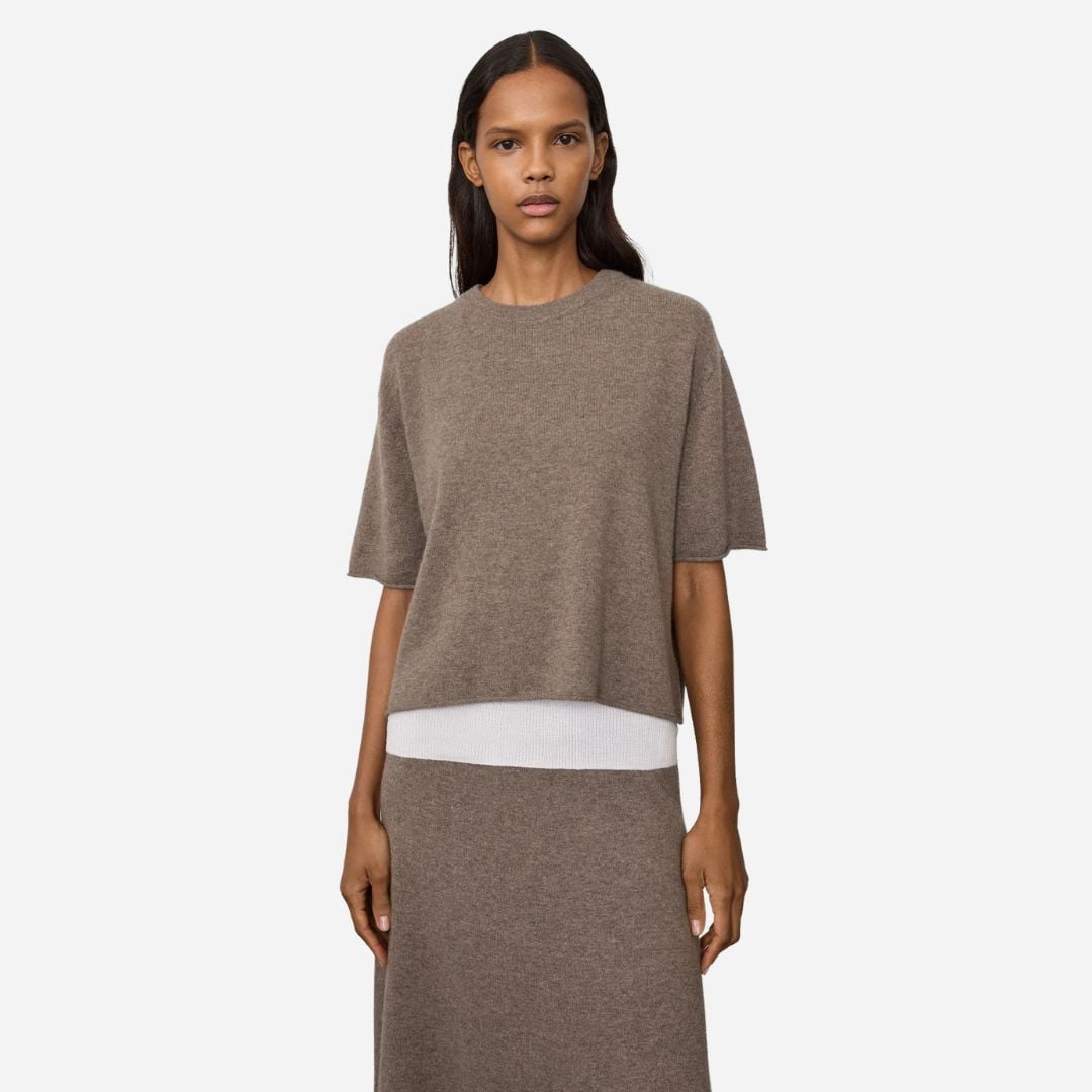The Cila T-Shirt - Truffle