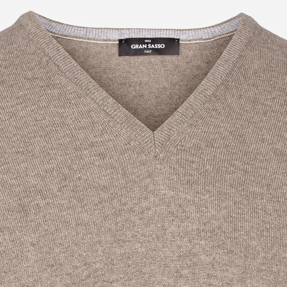 V-Neck Beige